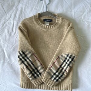 Burberry kid’s sweater size 4
